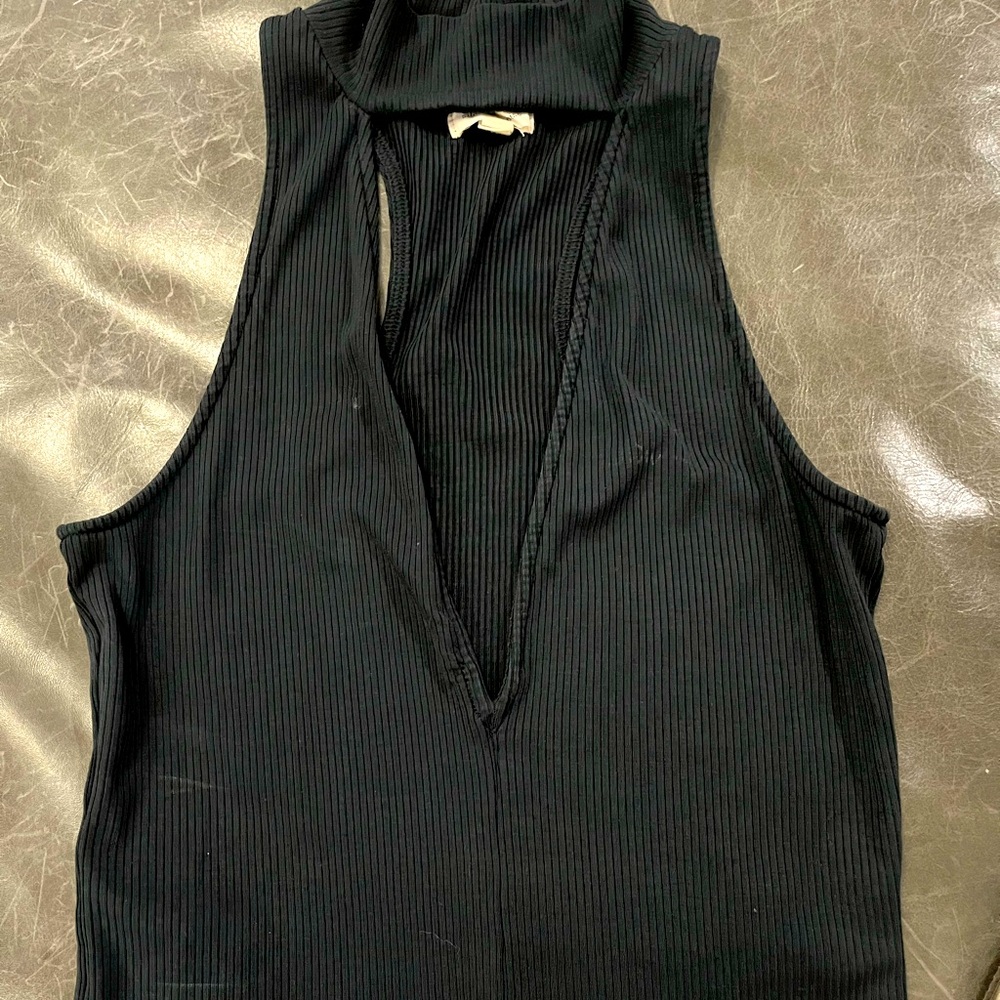 Silence & Noise top, deep vneck, size small